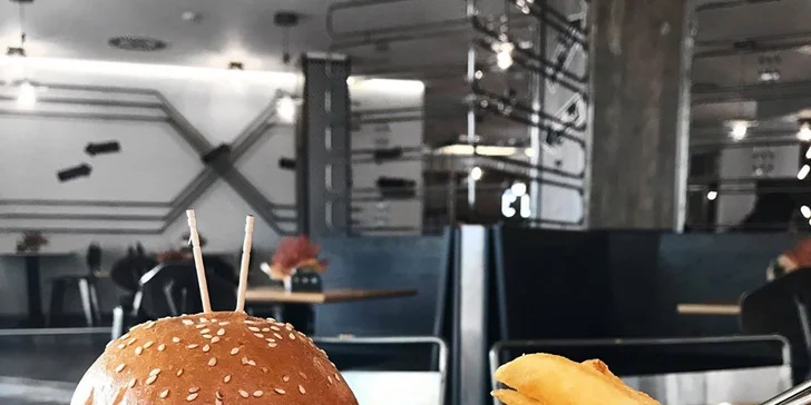 Otevřený voucher na 500 či 1000 Kč do restaurace Buddies: burgery, pizzy, saláty i sendviče
