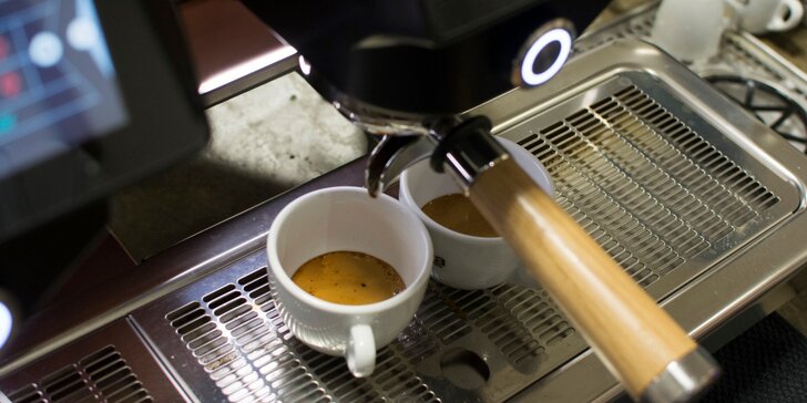 Kurz přípravy kávy: naučte se dokonalé espresso a cappuccino, navíc domů dostanete 500 g zrnkové kávy