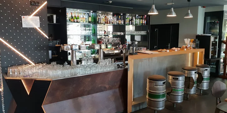 Otevřený voucher na 500 či 1000 Kč do restaurace Buddies: burgery, pizzy, saláty i sendviče