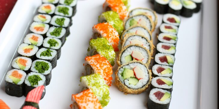 Nechte si naservírovat sushi: 46 nebo 62 ks s lososem, avokádem i tuňákem