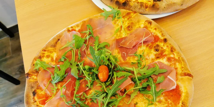 Turbo pizza: 1/4 pizzy podle výběru nebo voucher na 300 Kč na cokoliv