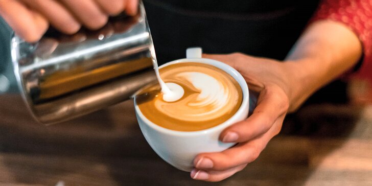 Celodenní baristický kurz pro milovníky kávy: příprava espressa a cappuccina, kreslení mlékem do kávy