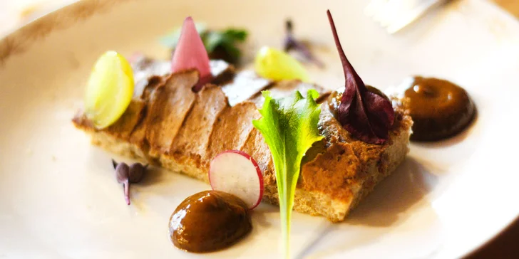 3chodové menu a nápoj dle výběru pro dva: vepřový steak, kuřecí prso i brownies