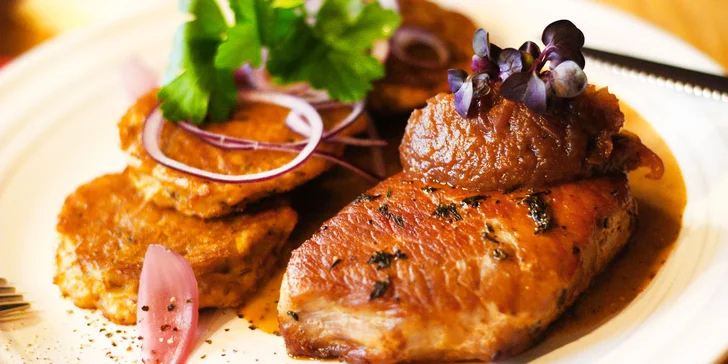 3chodové menu a nápoj dle výběru pro dva: vepřový steak, kuřecí prso i brownies