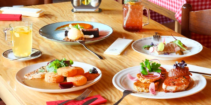 3chodové menu a nápoj dle výběru pro dva: vepřový steak, kuřecí prso i brownies