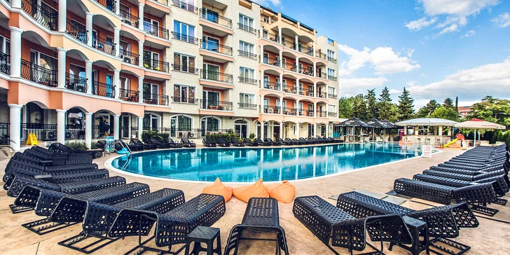 4* pobyt pro páry i rodiny na Slunečném pobřeží: ubytování až na 7 nocí, venkovní bazén a all inclusive program