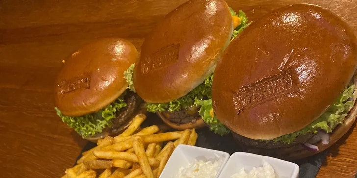 Pořádná hostina: cheeseburger menu nebo degustační menu pro 2 osoby
