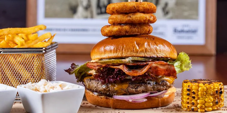 Pořádná hostina: cheeseburger menu nebo degustační menu pro 2 osoby