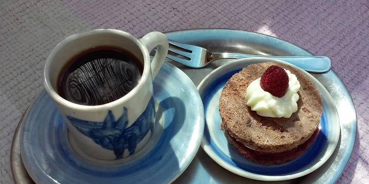 Káva je z pražírny Mamacoffee a Volkafe, v nabídce mají i mošty nebo třeba grankočíno. 