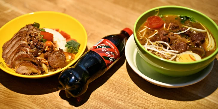 Ochutnejte čínskou kuchyň: maso z grilu, kuřecí na kari, ramen a nápoj pro 2 osoby