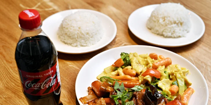 Ochutnejte čínskou kuchyň: maso z grilu, kuřecí na kari, ramen a nápoj pro 2 osoby