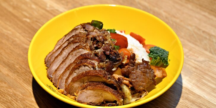 Ochutnejte čínskou kuchyň: maso z grilu, kuřecí na kari, ramen a nápoj pro 2 osoby
