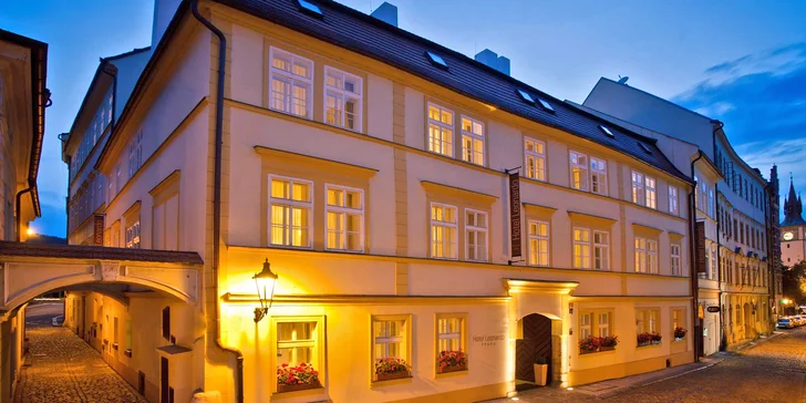 Pobyt v historickém centru Prahy: elegantní hotel se snídaní a plavbou po Vltavě