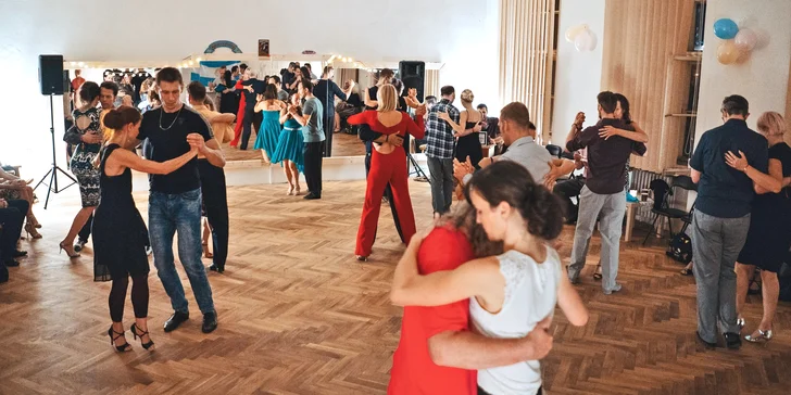 Zatančete si: zkrácený i kompletní kurz argentinského tanga pro začátečníky