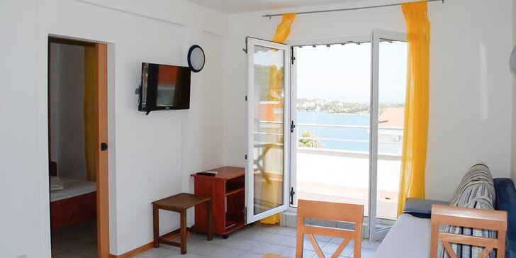 Dovolená na ostrově Šolta: apartmány až pro 4 osoby jen 150 m od moře