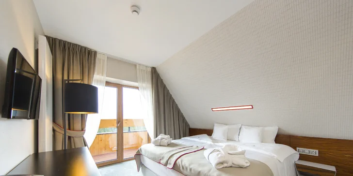 Většina pokojů má vlastní balkon nebo terasu. 