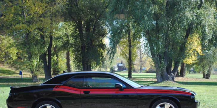 Dodger Challenger 5.7 HEMI k zapůjčení na 6, 12 nebo 24 hodin