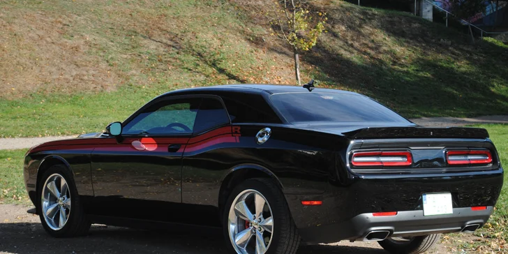 Dodger Challenger 5.7 HEMI k zapůjčení na 6, 12 nebo 24 hodin