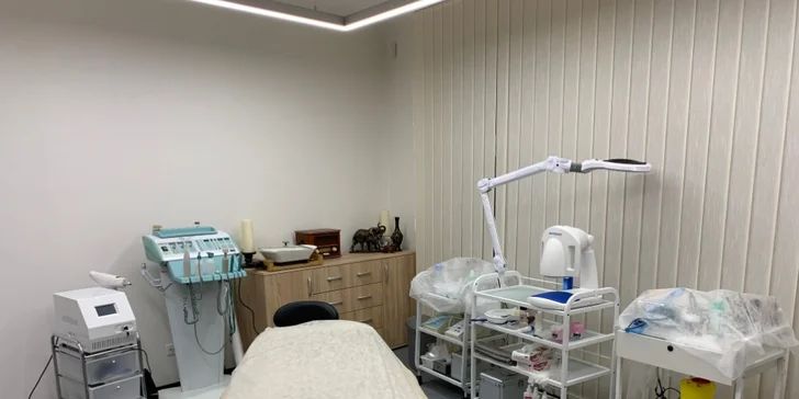 Permanentní make-up obočí, rtů či očních linek klasickými i minerálními barvami