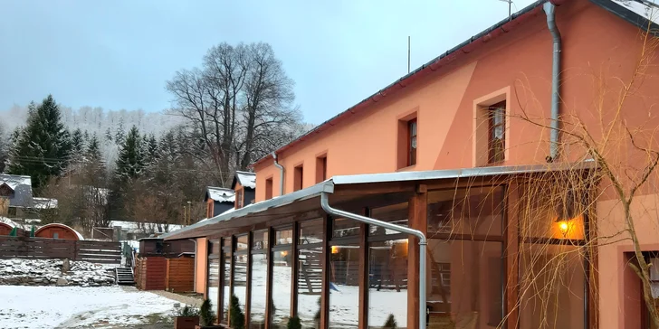 3–4 dny v Jeseníkách: pobyt v obytném sudu či penzionu, wellness a jídlo