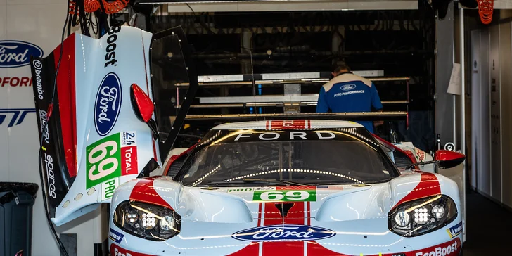 Doprava, 2 noci na tábořišti blízko tratě vytrvalostního závodu v Le Mans i vstupenka na závod a tréninky