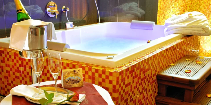 Pobyt v luxusním 4* hotelu u Václavského náměstí: snídaně, projižďka i privátní wellness