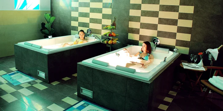 Pobyt ve 4* hotelu v centru zimní Prahy s privátním wellness a snídaní