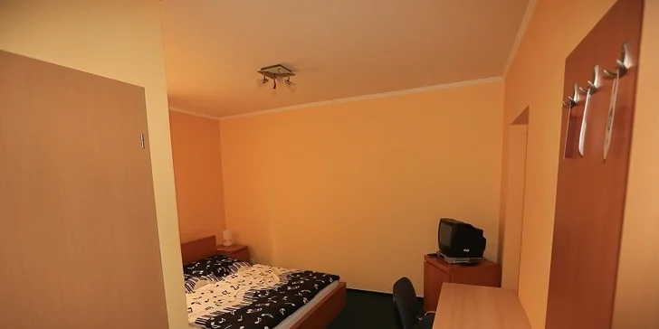 Relax v Havlíčkově Brodě: polopenze, vstup do bazénu, masáž i skipas