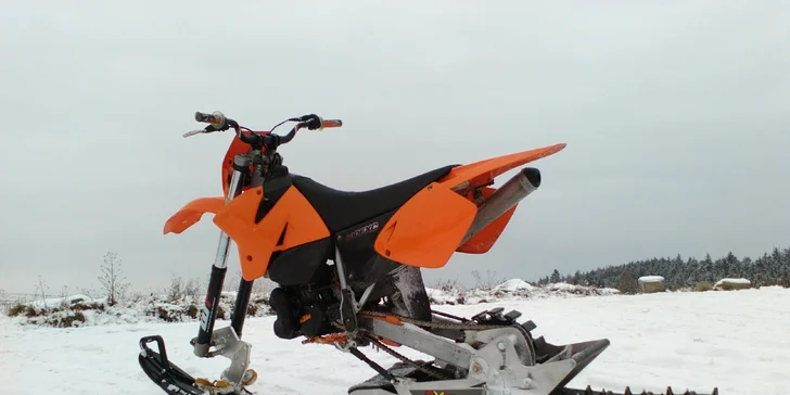 Pořádná jízda na sněhu: 15 nebo 30 minut na KTM 300 EXC osazené zimním kitem Explorer