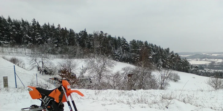 Pořádná jízda na sněhu: 15 nebo 30 minut na KTM 300 EXC osazené zimním kitem Explorer