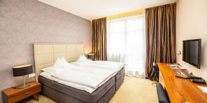 1–2 noci ve 4* zámeckém hotelu Větruše se snídaní a hodinou ve vířivce