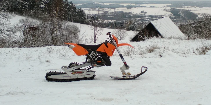 Pořádná jízda na sněhu: 15 nebo 30 minut na KTM 300 EXC osazené zimním kitem Explorer