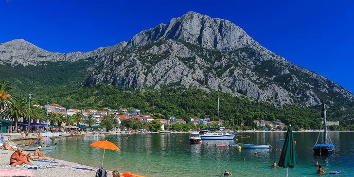 Letní dovolená na Makarské riviéře: hotel u pláže a s polopenzí, dítě do 11,9 let zdarma