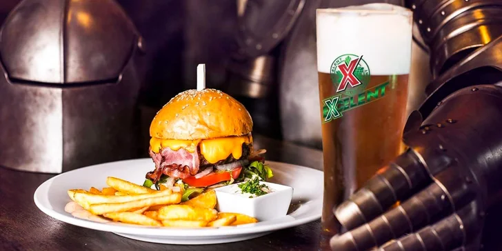 Burger menu U Rytíře: 200 g hovězího i s hranolky, tatarkou a pitím