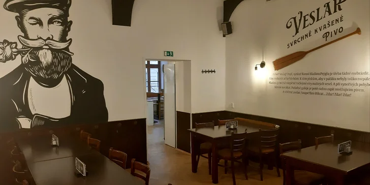 Nálož masa v centru Brna: prkno s křidýlky, žebry, krkovicí a klobásou i řemeslná piva
