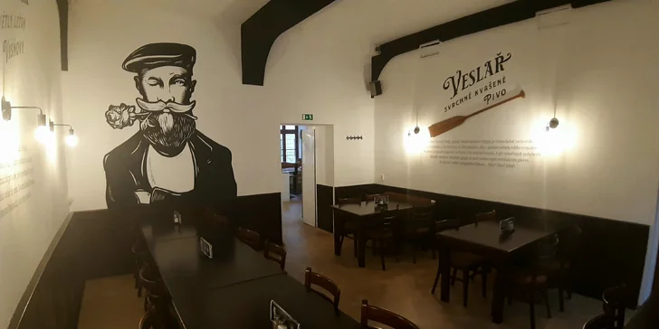 Nálož masa v centru Brna: prkno s křidýlky, žebry, krkovicí a klobásou i řemeslná piva