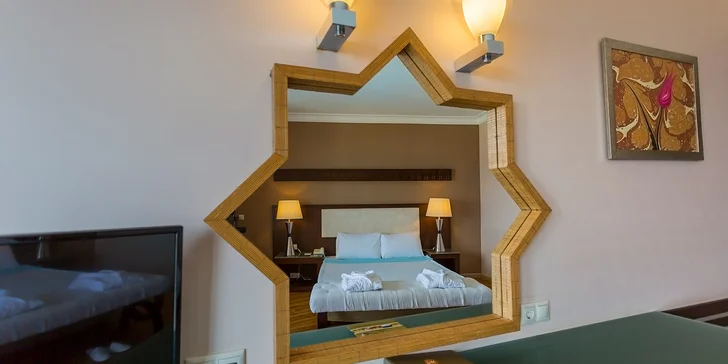 Do Turecka k přímořskému Vegas, Alanyi. 5* Spa Resort s bazény a tobogány