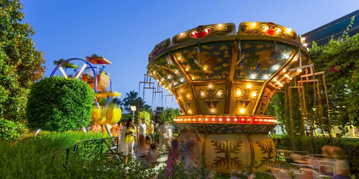 Do Turecka k přímořskému Vegas, Alanyi. 5* Spa Resort s bazény a tobogány