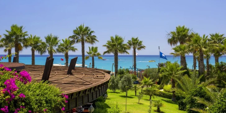 Do Turecka k přímořskému Vegas, Alanyi. 5* Spa Resort s bazény a tobogány