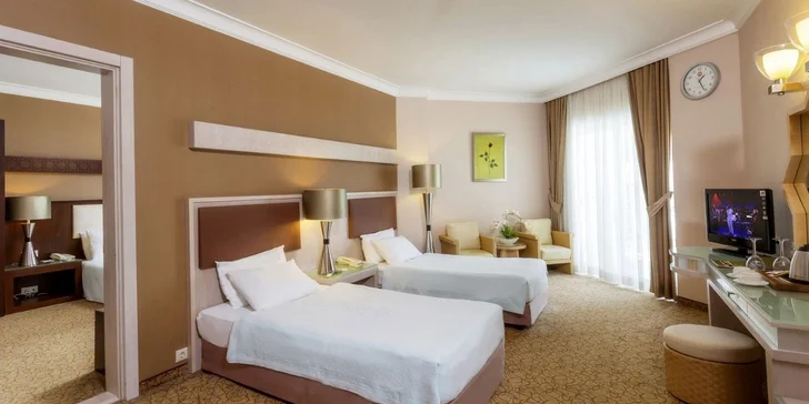 Do Turecka k přímořskému Vegas, Alanyi. 5* Spa Resort s bazény a tobogány
