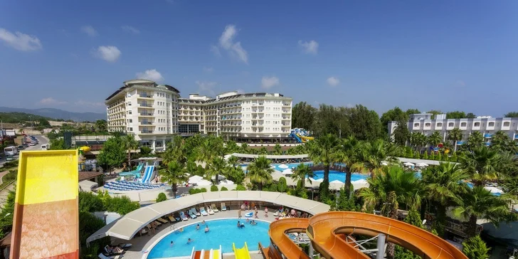 Do Turecka k přímořskému Vegas, Alanyi. 5* Spa Resort s bazény a tobogány