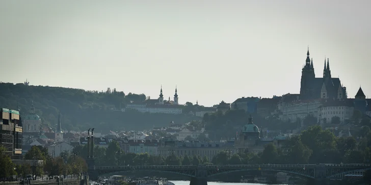 Valentýnská plavba pro dva zaláskované – raut, lahev sektu a živá hudba