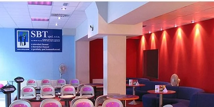 Zahrajte si bowling a pochutnejte si na 2 křupavých pizzách z klubu Bowling Sky
