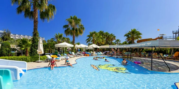 Do Turecka k přímořskému Vegas, Alanyi. 5* Spa Resort s bazény a tobogány