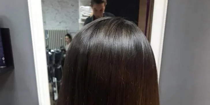 Kadeřnická péče: nový střih, foukaná, mytí a styling pro střední či dlouhé vlasy