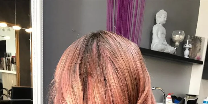 Kadeřnická péče: nový střih, foukaná, mytí a styling pro střední či dlouhé vlasy