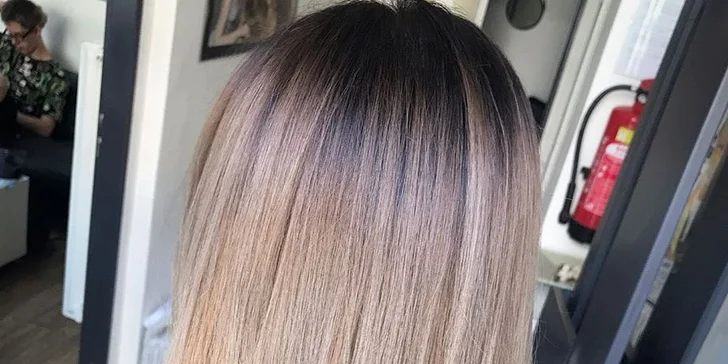 Kadeřnická péče: nový střih, foukaná, mytí a styling pro střední či dlouhé vlasy
