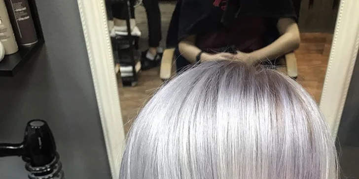 Kadeřnická péče: nový střih, foukaná, mytí a styling pro střední či dlouhé vlasy