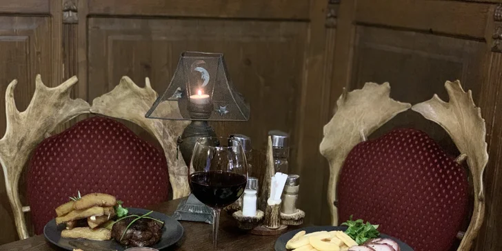 Tříchodové menu pro 2 osoby: jelení medailonky i kuřecí steak