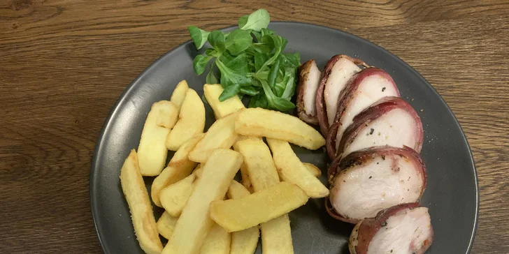 Tříchodové menu pro 2 osoby: jelení medailonky i kuřecí steak